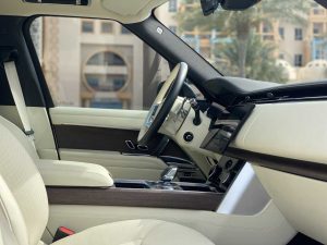Ощутите Роскошь с Арендой Range Rover в Дубае